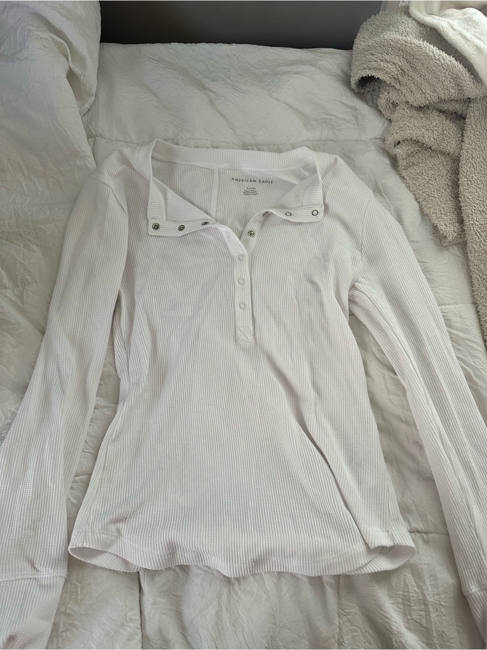 American Eagle Outfitters White Ribbed Long-Sleeve Henley Top